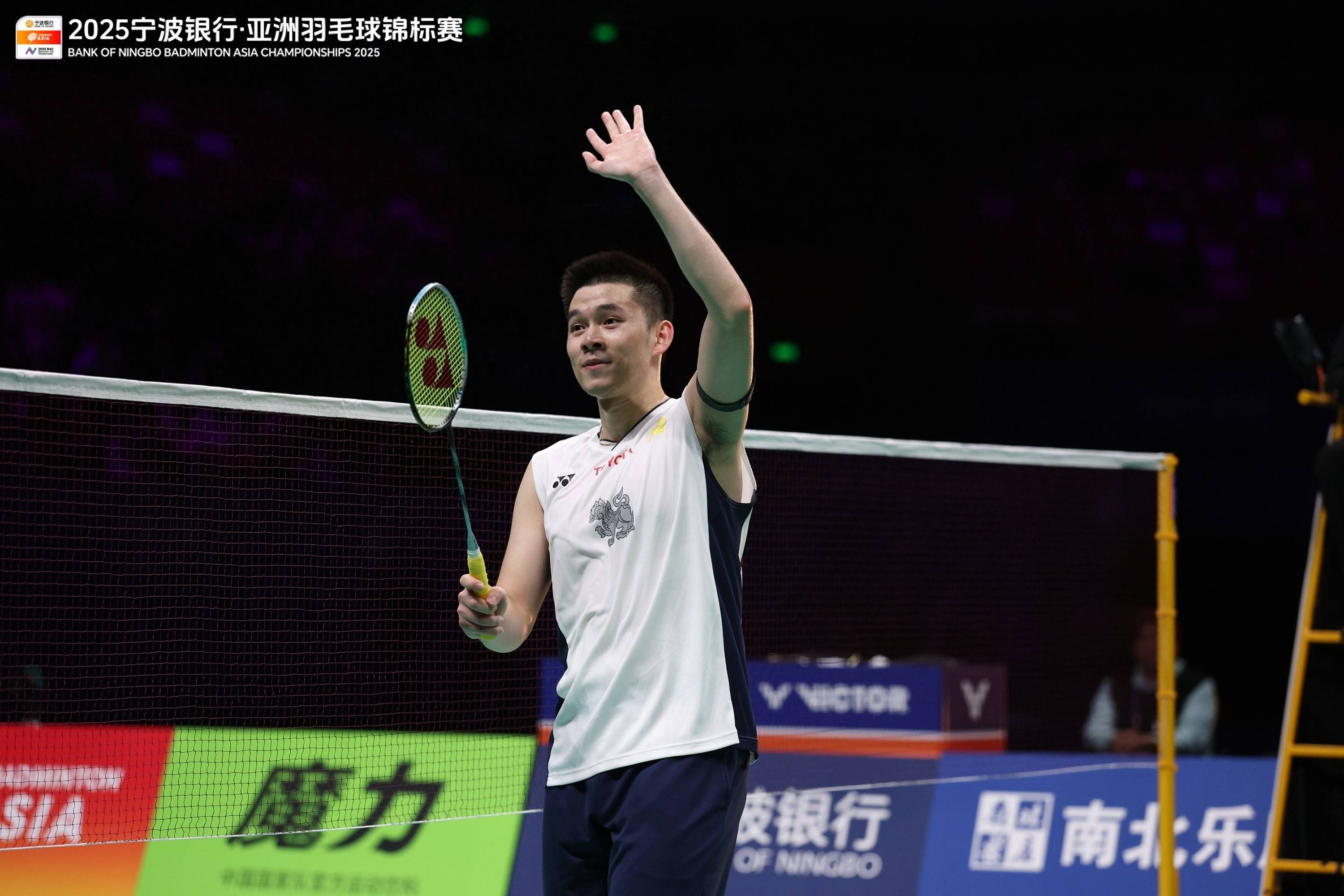 包含泰国羽毛球选手耐心等候，终圆梦想的词条