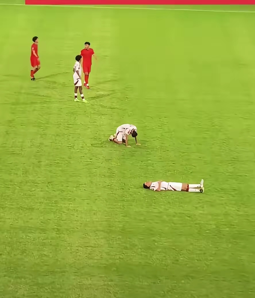 关于梅西点球大战制胜，门将哭着跪倒在草坪！！的信息