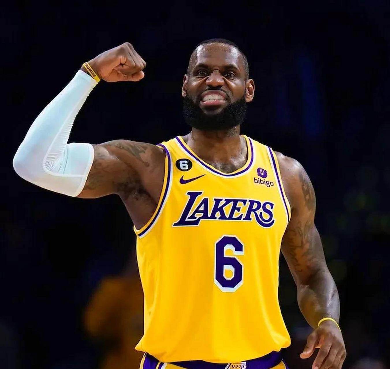 灰熊爆冷雄鹿，波特绝境逆转的简单介绍