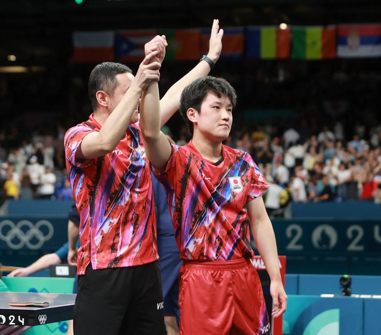 韩国乒乓球队完胜法国乒乓球队，张本智和惊艳世界的简单介绍