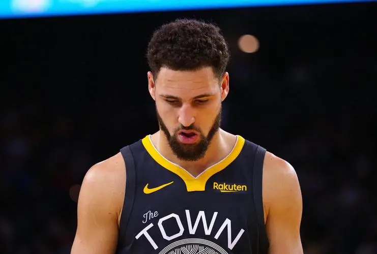 灰熊完胜篮网，克莱三分雨点燃全场