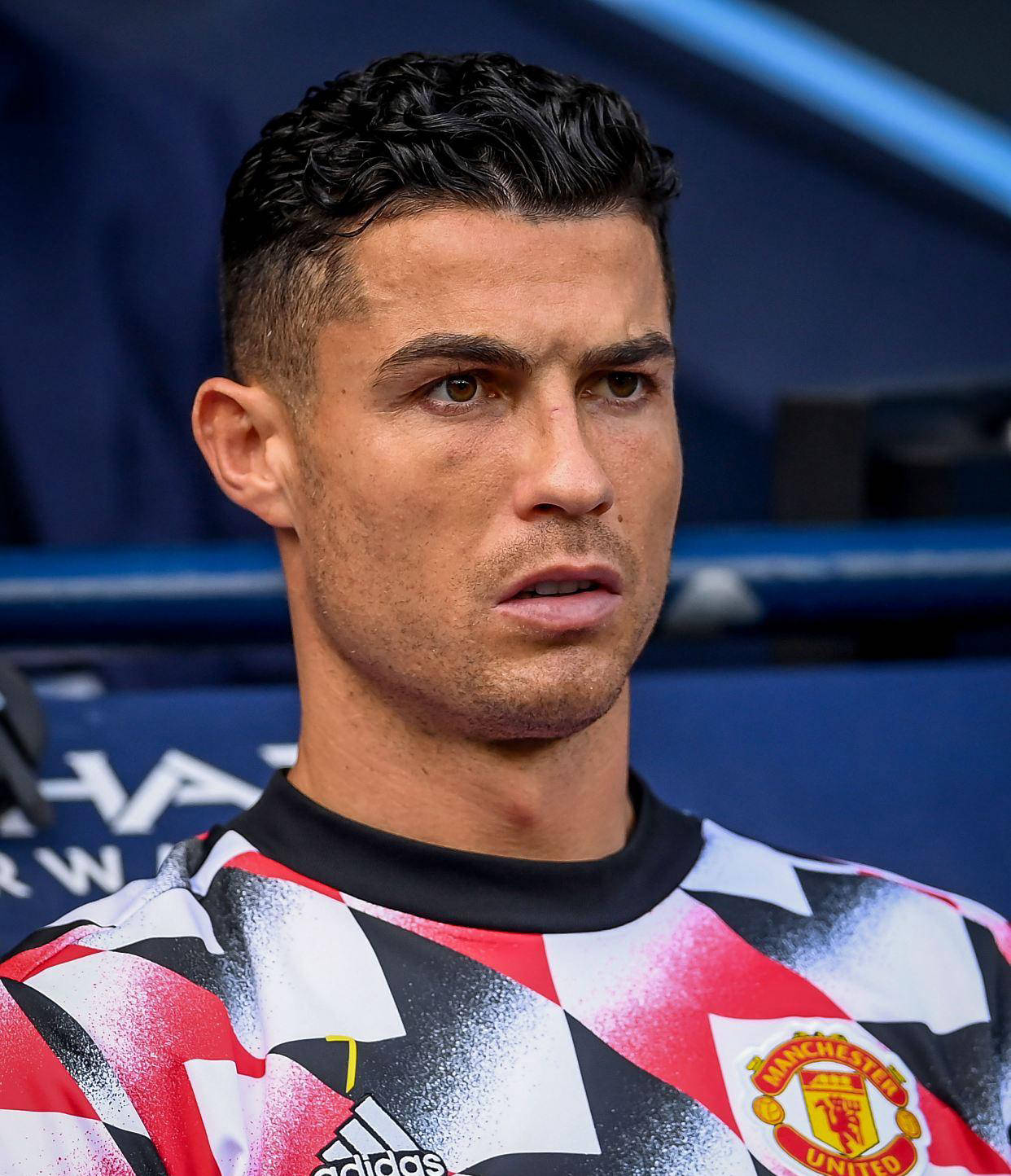 包含拜仁绝地反击莱比锡红牛，C罗打破历史纪录的词条