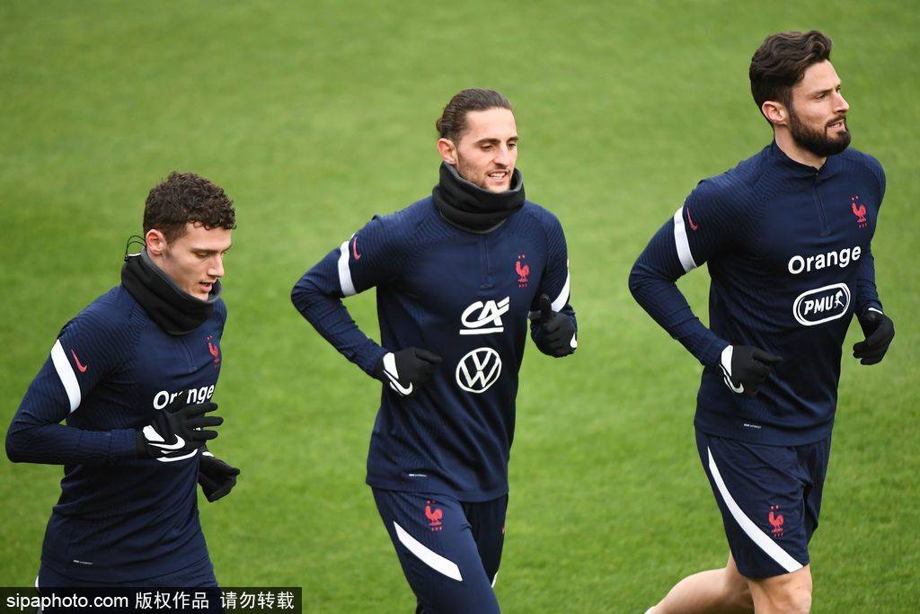 法国队完胜印尼队，黄鸭组合带队取胜