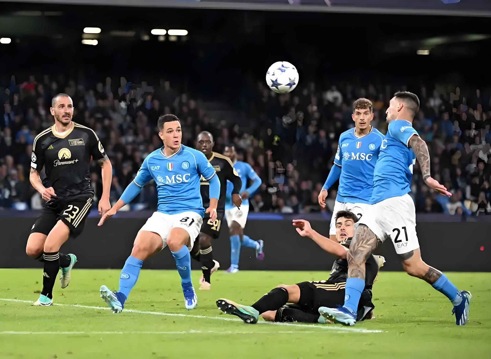 尤文图斯客场击败利物浦，保持领先