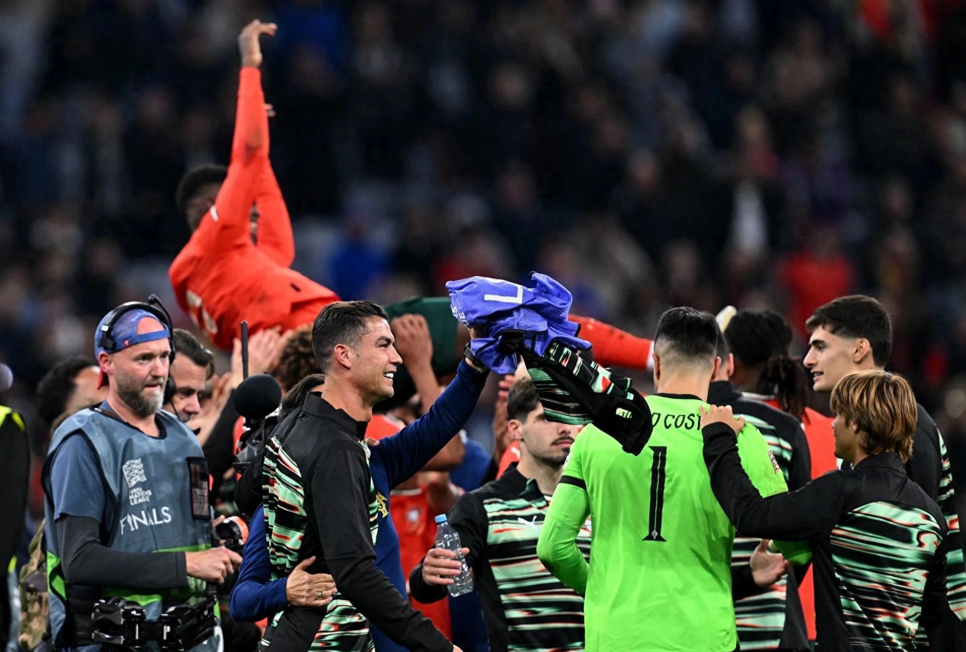 欧洲杯预选赛赛场上的精彩对决持续激烈