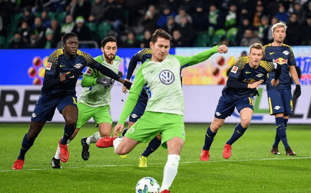 沃尔夫斯堡客场战胜劲旅实现逆转