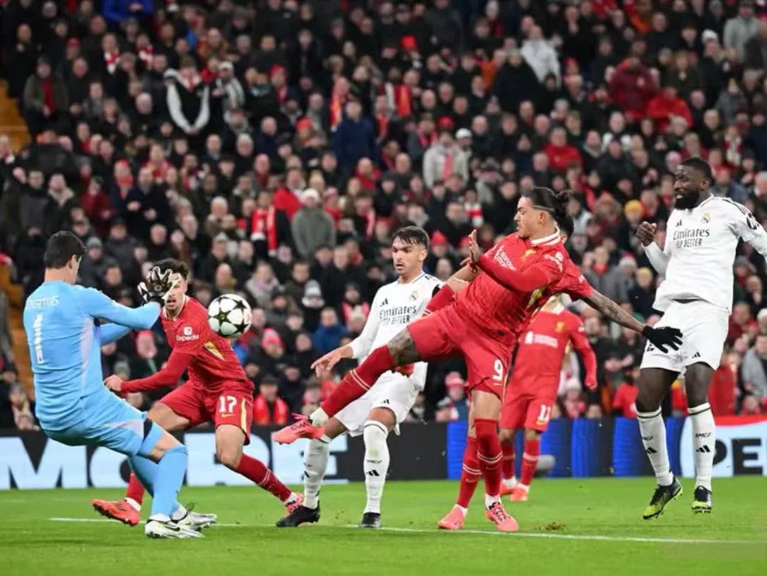 包含利物浦客场逼平多特蒙德，欧冠小组赛形势依然扑朔迷离！的词条