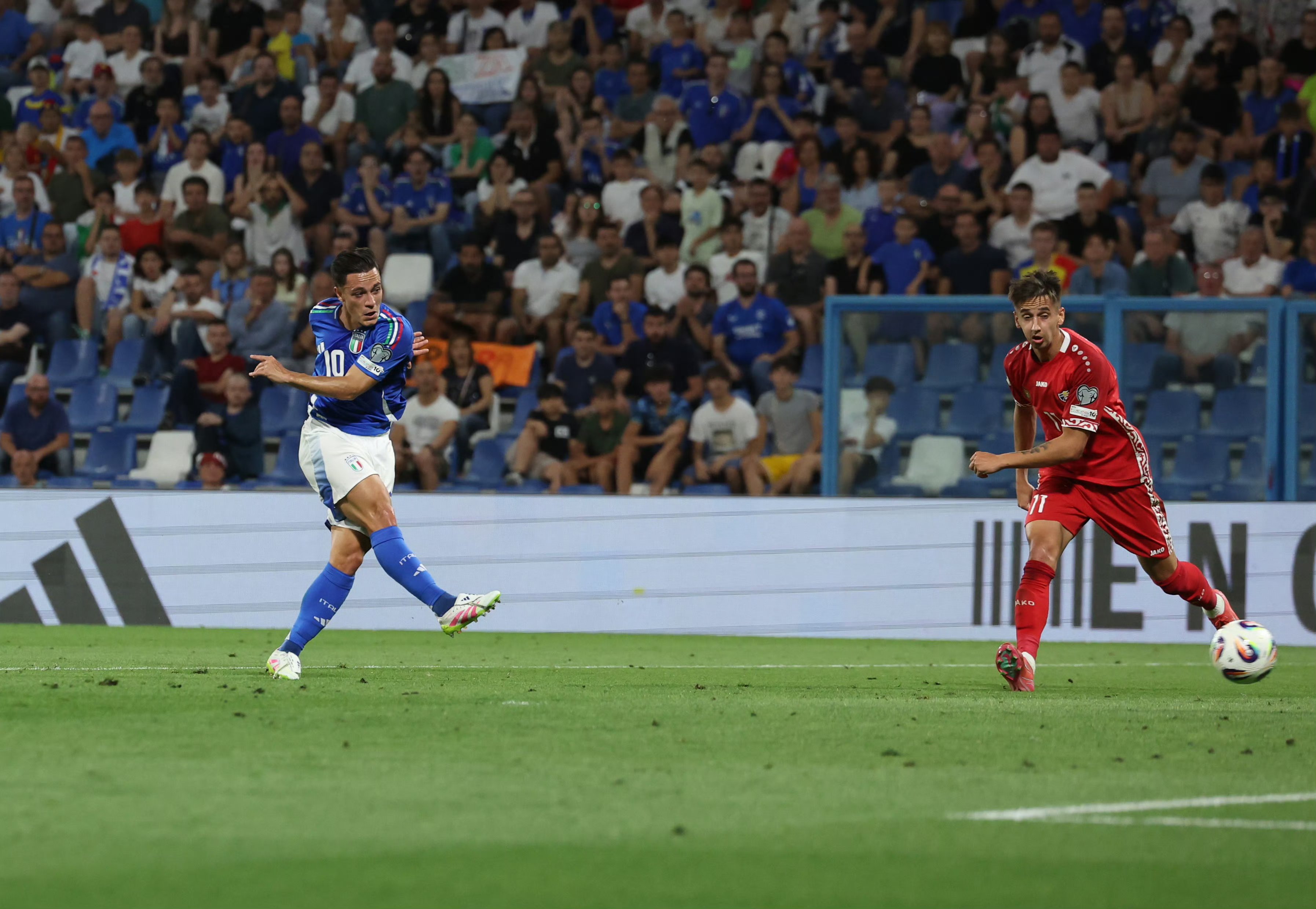 包含欧洲杯预选赛中精湛的球技令人叹为观止的词条