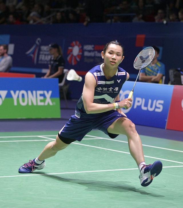 包含德国队鏖战韩国队，黄鸭组合关键制胜的词条