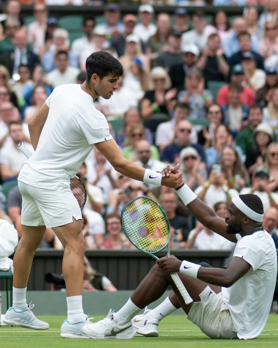 关于拉沃尔杯翻盘联合杯，西西帕斯点燃赛场的信息