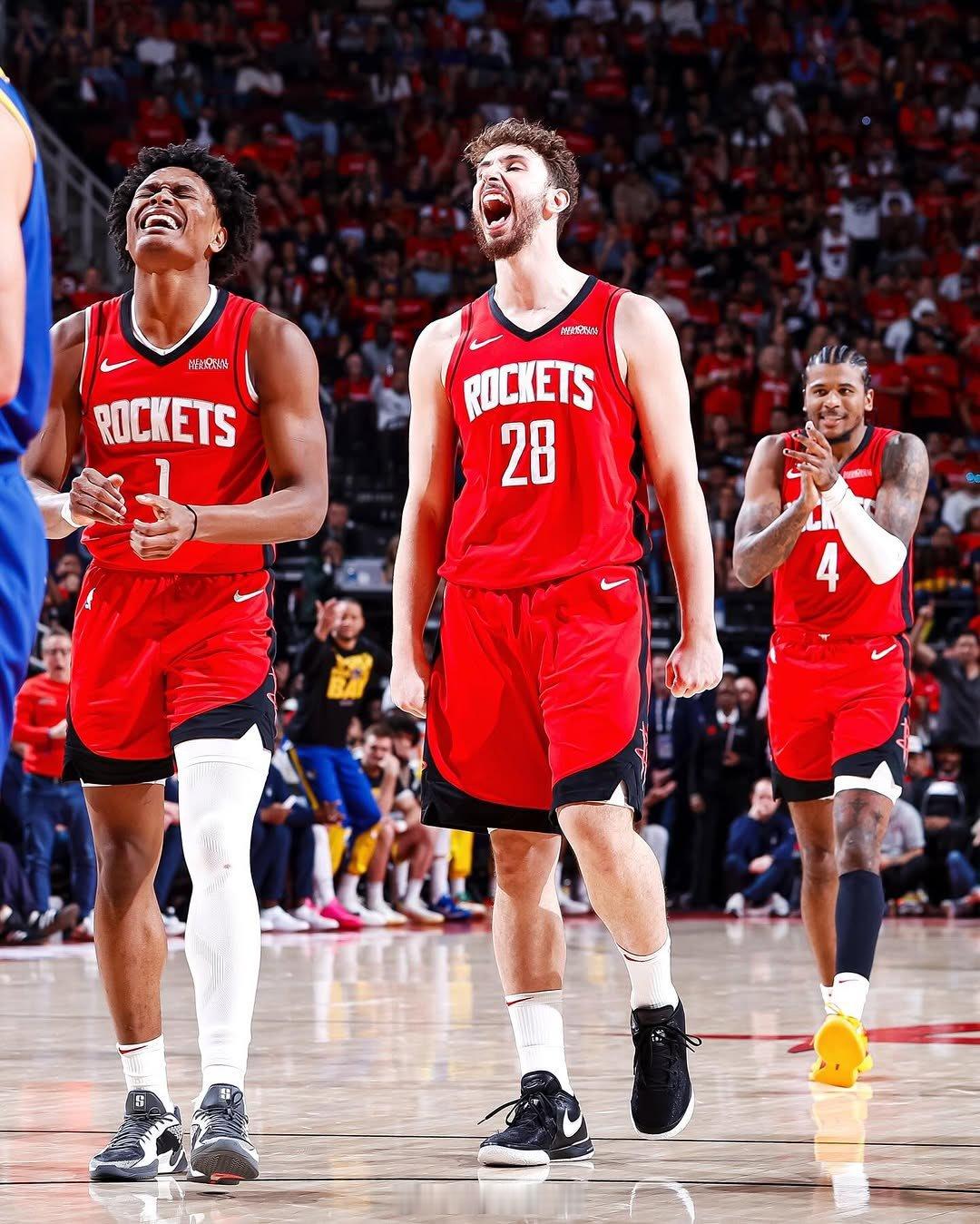 PG电子游戏-雄鹿B队鏖战火箭，加里纳利爆发神勇的简单介绍