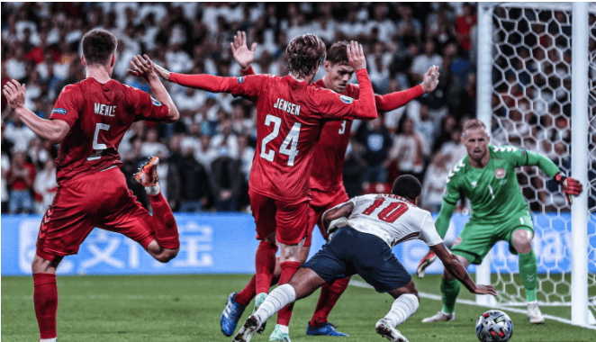 英格兰翻盘土耳其，凯恩关键制胜的简单介绍