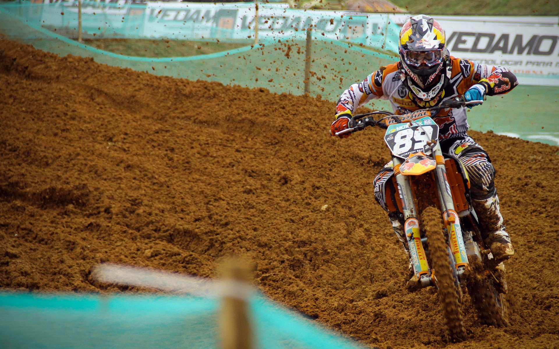 绿茵场外的横扫传奇，当欧冠半决赛遇见猛龙与活塞的宿命回响